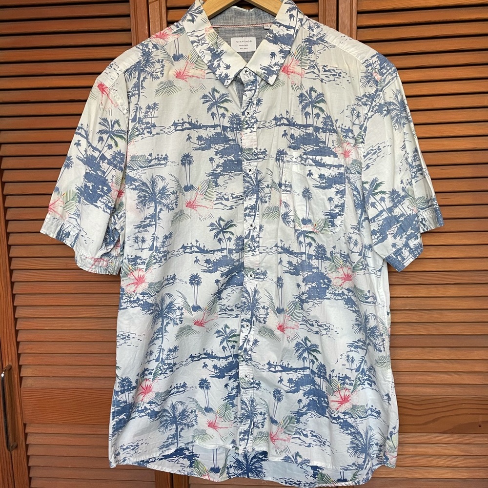 7 Diamonds button up short sleeve shirt